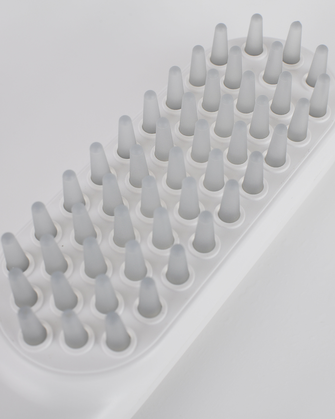 LED light therapy vibrating brush